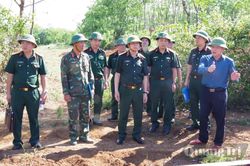Lãnh đạo Quân khu 4 kiểm tra, khảo sát công tác tìm kiếm, quy tập hài cốt liệt sĩ hy sinh tại căn cứ Cồn Tiên