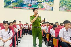 Trang bị kiến thức pháp luật cho gần 500 học sinh, sinh viên