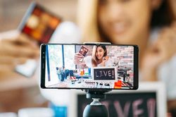 H&agrave; Nội: Gi&aacute;m s&aacute;t chặt chẽ livestream b&aacute;n h&agrave;ng giả tr&ecirc;n m&ocirc;i trường số