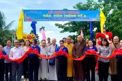 Phật giáo người Hoa tại TP.HCM thăm, tặng quà, bàn giao cầu nông thôn tại tỉnh Đồng Tháp và TP.Cần Thơ