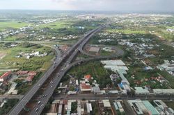 Đẩy nhanh tiến độ các dự án cao tốc khu vực Đông Nam Bộ và Tây Nam Bộ