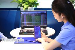 Chứng kho&aacute;n ng&agrave;y 12/8: VN-Index tăng tiến s&aacute;t mốc 1.800 điểm, d&ograve;ng tiền vẫn thận trọng