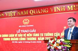 Trao giải Cuộc thi ch&iacute;nh luận về bảo vệ nền tảng tư tưởng của Đảng ng&agrave;nh C&ocirc;ng Thương