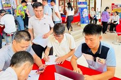 Lao động trung niên gặp khó khăn khi tìm việc