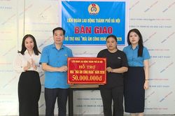 Trao hỗ trợ Mái ấm Công đoàn cho đoàn viên khó khăn