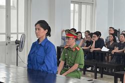 Hoãn xét xử bà chủ show 'Về đây bốn cánh chim trời'