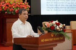 Sức khỏe học đường: Từ chính sách đến những bài toán ở cơ sở