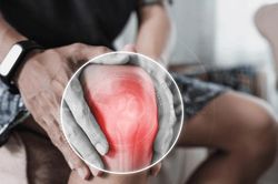 4 thói quen tưởng vô hại nhưng có thể khiến đầu gối chịu áp lực nhiều hơn mỗi ngày