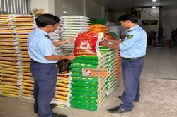 Đồng Tháp: Xử phạt 2 cơ sở kinh doanh hơn 2 tấn gạo không rõ nguồn gốc