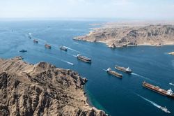 Tham vọng thật sự của Mỹ, Iran và Oman ở 'yết hầu' hàng hải thế giới