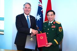Đại tướng Phan Văn Giang mời Australia dự Triển lãm Quốc phòng quốc tế 2026