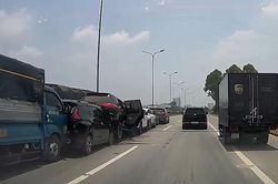 7 ô tô dồn toa trên quốc lộ ở Bắc Ninh, 2 xe biến dạng
