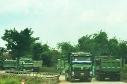 Quản trị vùng đất bãi ven sông của Hà Nội: Lập lại kỷ cương để mở lối phát triển Bài 3: Sau những biển cấm và hàng cọc bê tông