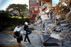 Quốc tế tăng viện trợ khi Colombia chạy đua cứu người sau động đất