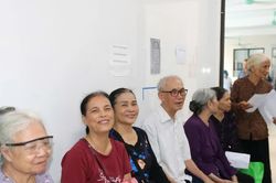 Cử tri đề nghị hạ độ tuổi hưởng trợ cấp xã hội, Bộ Y tế nói gì?