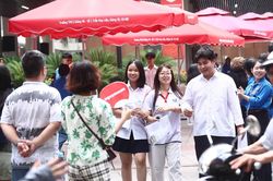 Nhiều ngành hot lấy điểm chuẩn chỉ bằng mức điểm sàn quy định