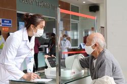 Mở rộng quyền lợi về khám chữa bệnh bảo hiểm y tế cho người yếu thế