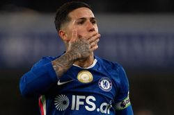 Chelsea mời Man City mua Enzo Fernandez với gi&aacute; kỷ lục