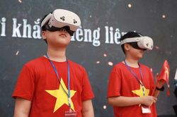 Trải nghiệm 'xuyên không thời gian' tại Dinh Độc Lập