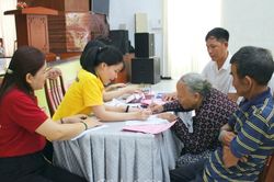 Đồng hành cùng người dân phục hồi sinh kế sau lũ