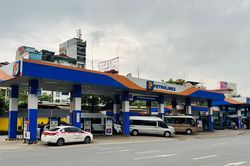 Giá xăng tiếp tục giảm, E10 còn 22.119 đồng/lít