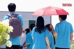 Chiều 13.8, thí sinh đến làm thủ tục dự thi lại tốt nghiệp THPT ở Tuyên Quang