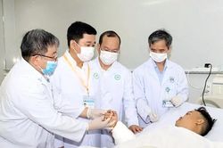 Nối thành công cẳng tay bị đứt lìa sau 6 tiếng phẫu thuật