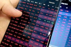 Chứng khoán ngày 13/8: VN-Index mất hơn 27 điểm, sắc đỏ lan rộng toàn thị trường