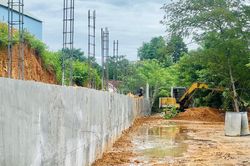 Khơi thông hạ tầng trọng điểm vùng núi