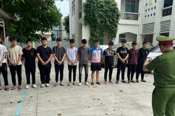 Khởi tố 12 thanh thiếu niên mang hung khí gây rối trên đường Nguyễn Tất Thành
