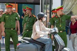 Tuyên Quang: Hơn 300 thí sinh thi lại đến làm thủ tục dự thi