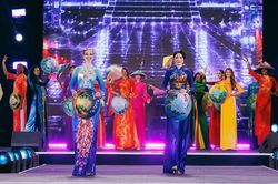 [GALLERY] Hơn trăm thí sinh Miss World 2026 khoe sắc với áo dài Việt