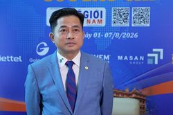 Tổng Lãnh sự Việt Nam tại Khon Kaen Đinh Hoàng Linh