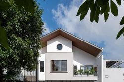 Nhà phố 150m² ưu tiên ánh sáng và cây xanh giữa khu dân cư