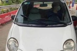 Vụ xe Matiz 'cỏ' d&iacute;nh phạt nguội gần 500 triệu: Bỏ xe cũng kh&ocirc;ng thể tho&aacute;t phạt