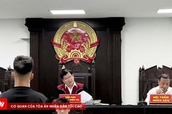 Lưỡi dao rơi giữa khoảng trời 18