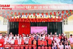 Quỹ Chạm yêu thương tiếp sức gần 5.000 học sinh vùng khó khăn trước năm học mới