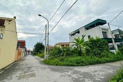 Hàng xóm vắng mặt không ký giáp ranh thửa đất, người dân làm sổ đỏ thế nào?