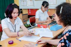 Bộ trưởng Y tế hồi đáp đề xuất hạ độ tuổi, mở rộng diện hưởng trợ cấp xã hội