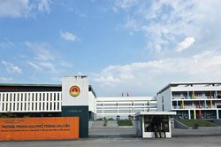 Hình ảnh ở Trường THPT Chuyên Tuyên Quang trước giờ 326 thí sinh thi lại tốt nghiệp