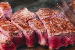 5 nhóm người không nên ăn thịt bò