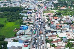 Quốc lộ 51 ùn tắc 7km, dòng xe kéo dài từ sáng đến chiều