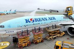 Korean Air và Asiana Airlines chính thức thông qua sáp nhập