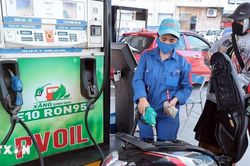 Giá xăng dầu tiếp tục giảm, E10RON95-III xuống còn 22.119 đồng mỗi lít