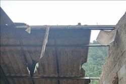 Lốc xoáy làm tốc mái, hư hỏng 47 căn nhà ở Cao Bằng