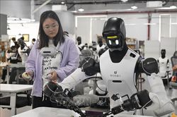 Trung Quốc đẩy mạnh ứng dụng AI và robot trong ứng phó khẩn cấp