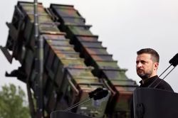 Nga đánh cảng ngũ cốc lớn nhất Ukraine, ông Zelensky kêu gọi Mỹ tăng viện Patriot