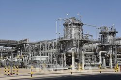 Saudi Arabia tìm đường mới đưa dầu ra thị trường