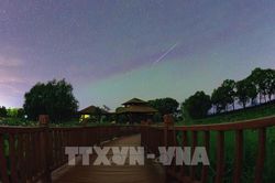 Vẻ đẹp kỳ ảo của mưa sao băng Perseids