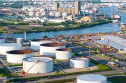 IEA và OPEC dự báo trái chiều về triển vọng nhu cầu dầu mỏ